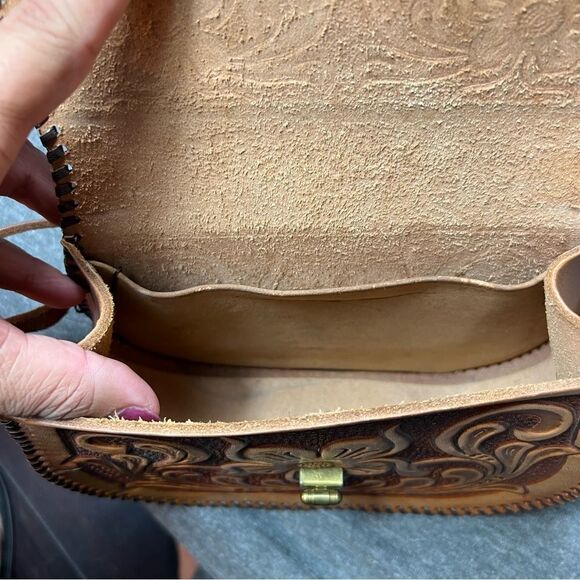 Vintage Mexican Hand Tooled Leather Handbag - Picture 10 of 12